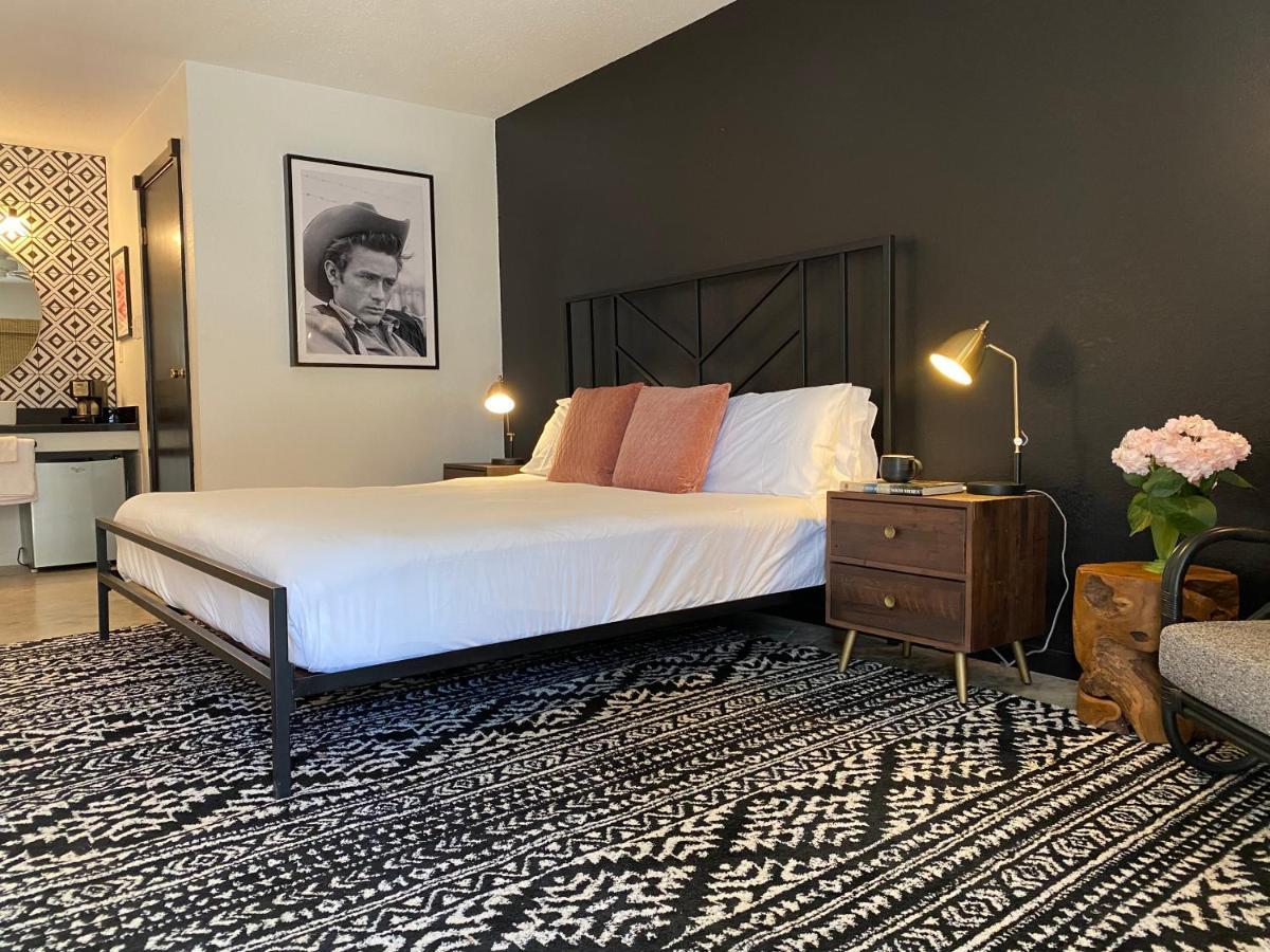 Wimberley Inn & Bar Экстерьер фото