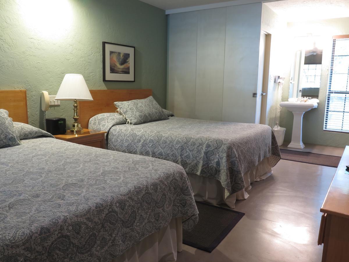 Wimberley Inn & Bar Экстерьер фото